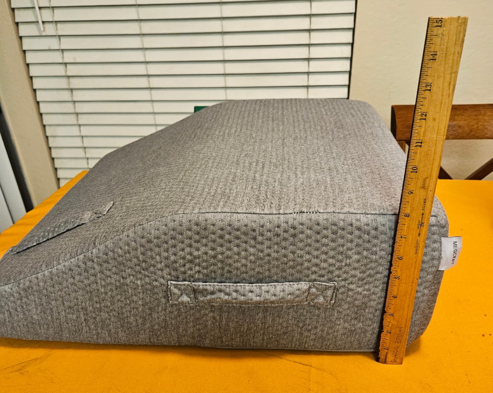 MEGCXIT Leg Pillow Elevation Blood Circulation, Leg Wedge for Elevation for Swelling, Leg Elevating Pillow for After Surgery, Memory Foam Foot Knee Pillow for Back Sleeping 23.6x16.8x8 Inch White/Grey customer photo 1