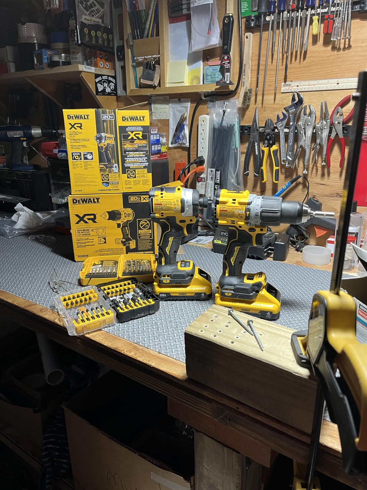 DEWALT 20V MAX XR 1/4 Inch Cordless Impact Driver, Bare Tool Only (DCF860B) customer photo 2