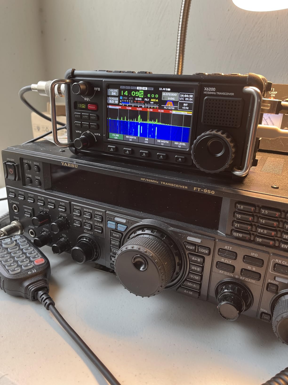 Xiegu X6200 HF Radio Transceiver, Portable HF/50MHz/WFM/AIR Receiver with RF Direct Sampling System, 3200mAh Replaceable Battery, 4