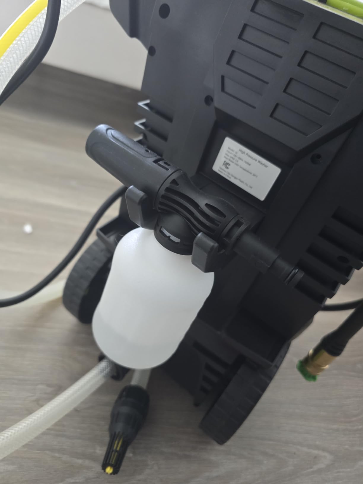 Pressure Washer, Portable Power Washer, 4 Quick Connect Nozzles, High Pressure Cleaning Machine for Car Fence Driveway Patio Washing and More(Light Green) customer photo 1