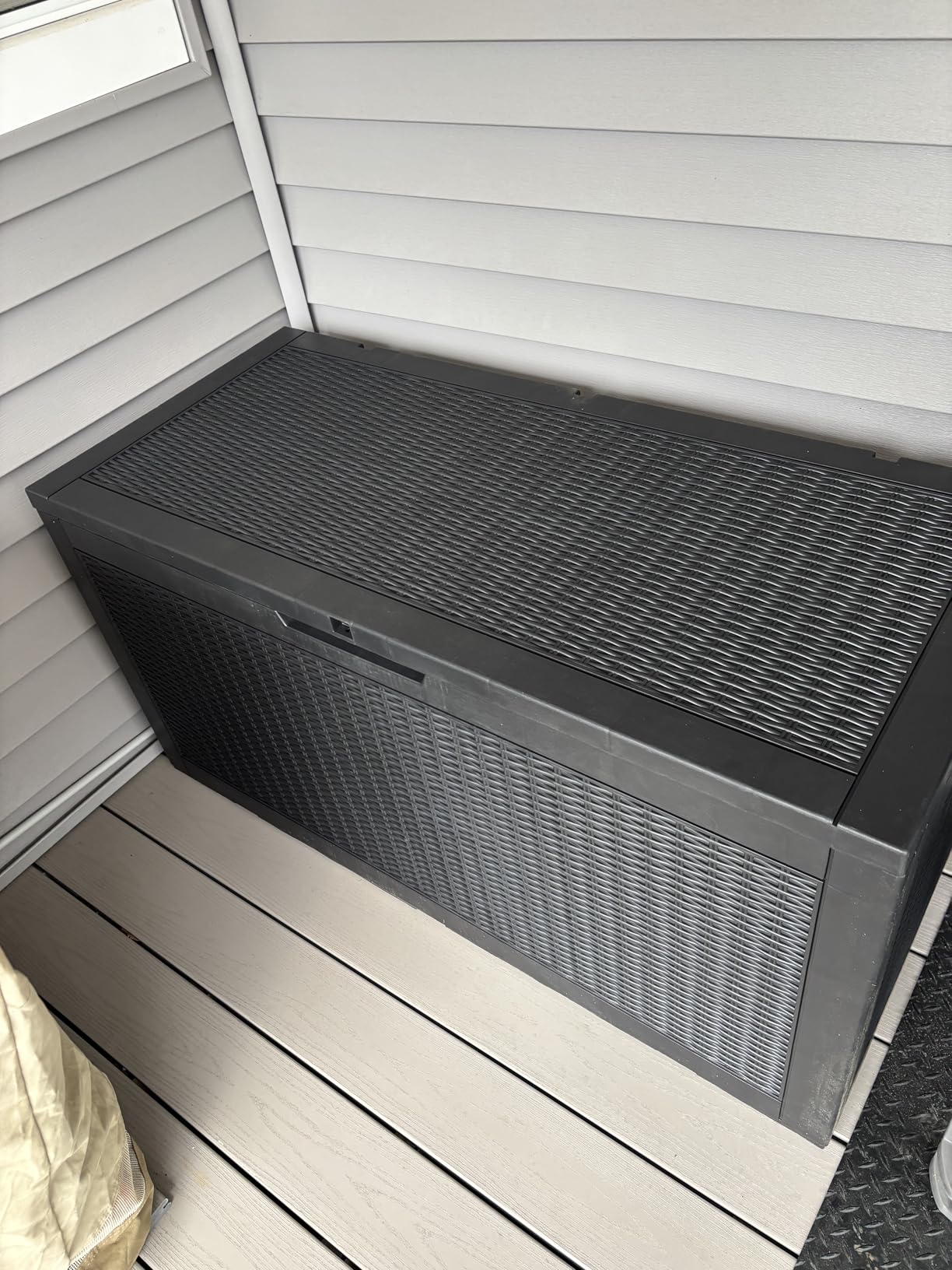 PatioZen 150 Gallon Resin Deck Box, Lockable Patio Outdoor Storage Box for Furniture, Garden Tools and Tools Storage, Waterproof Outside Storage Boxes - Black customer photo 2