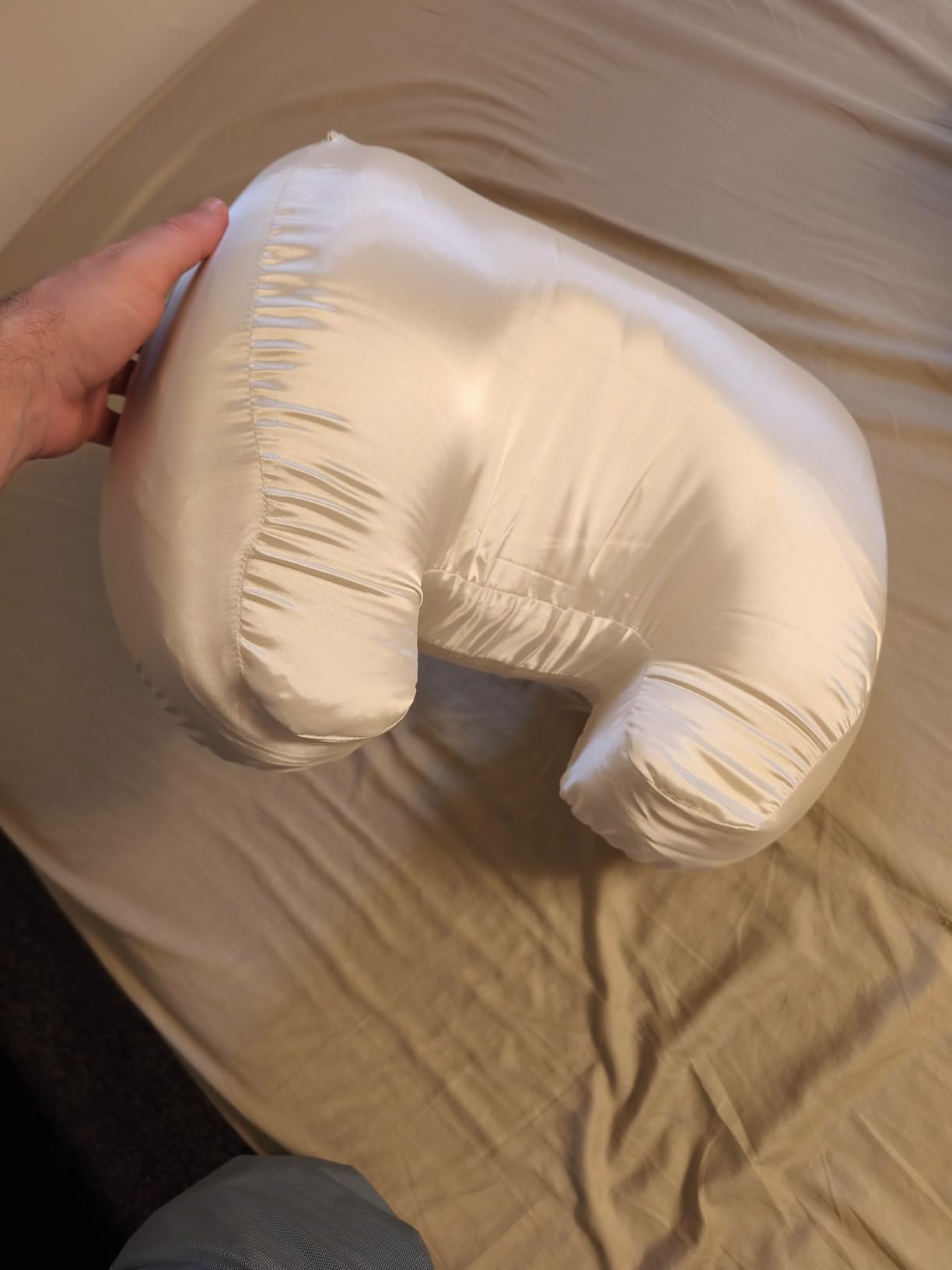 The Best Back Sleeper Pillow, Sleep on Your Back Comfortably | Wrinkle Prevention, Patent Pending Neck Support, Satin Case Included, 100 Night Sleep Trial, CertiPUR-US customer photo 2