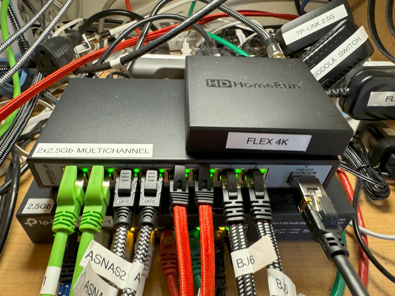 SODOLA 12 Port 10Gb Managed Switch, 8x10G SFP+&4x10G RJ-45 customer photo 2