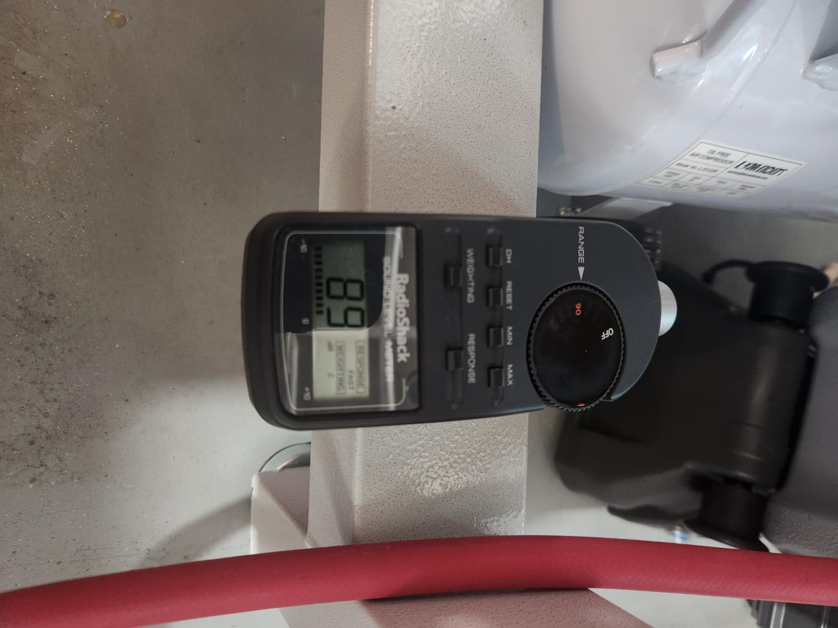 Quiet Oil-Free Air Compressor, 68 dB, 2.8 CFM @ 90 PSI, 5 Gallon Air Tank customer photo 1