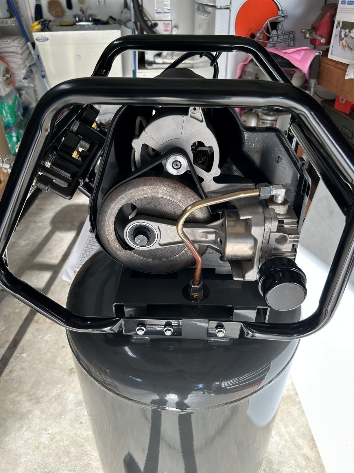 Klutch 29-Gallon Air Compressor, 2.5 HP, 120V, 175 PSI, 5.1 CFM at 90 PSI customer photo 2