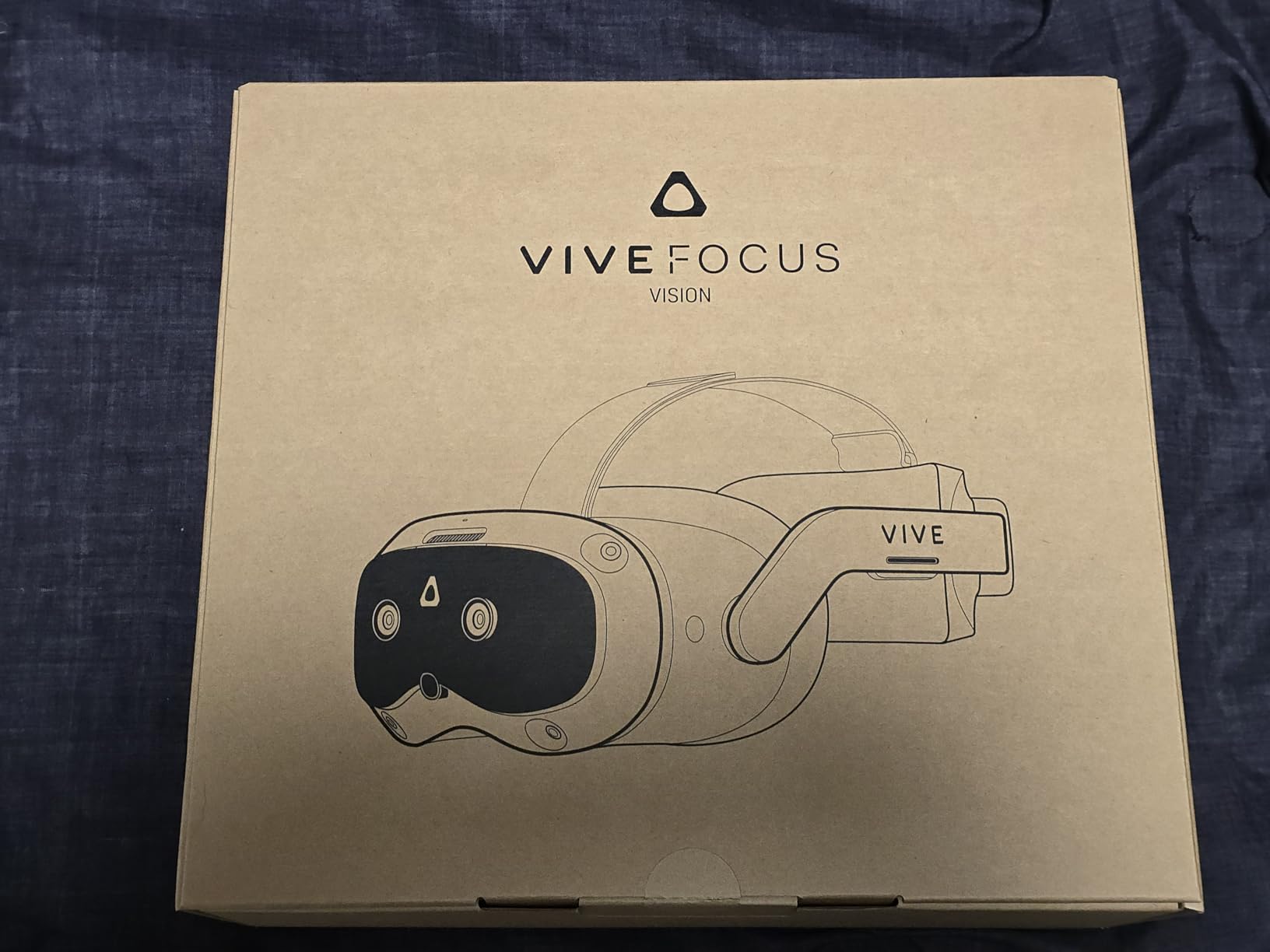 HTC Vive Focus Vision — Mixed Reality and PC VR Headset + Controllers — Consumer Edition customer photo 2