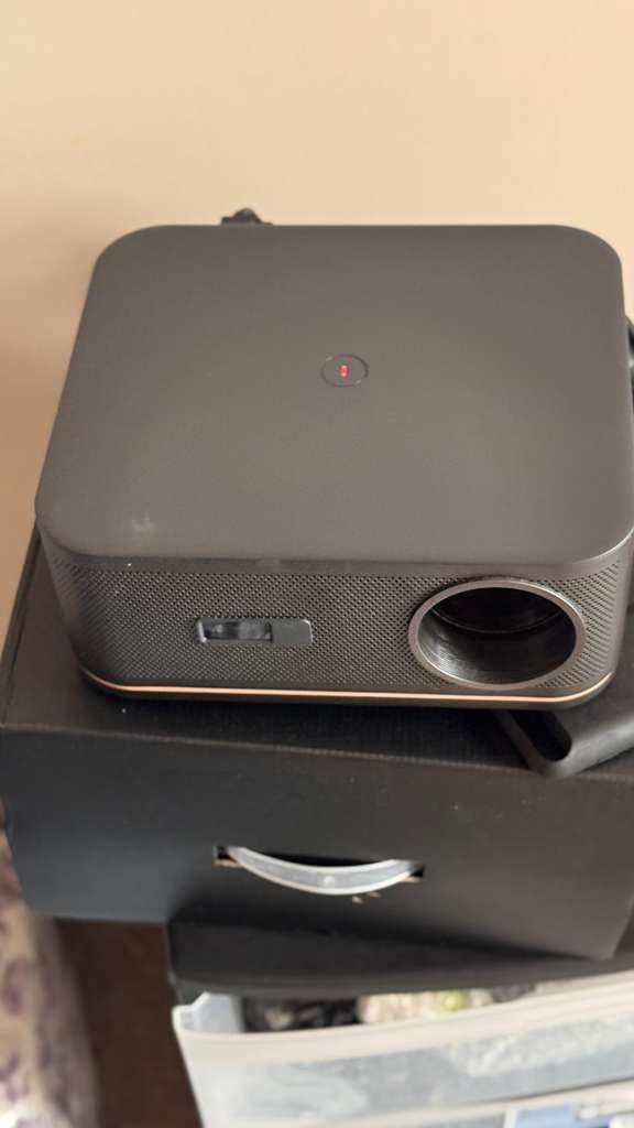 HAPPRUN 2000 ANSI 4K Decoding Projector with WiFi and Bluetooth, Auto Focus customer photo 1