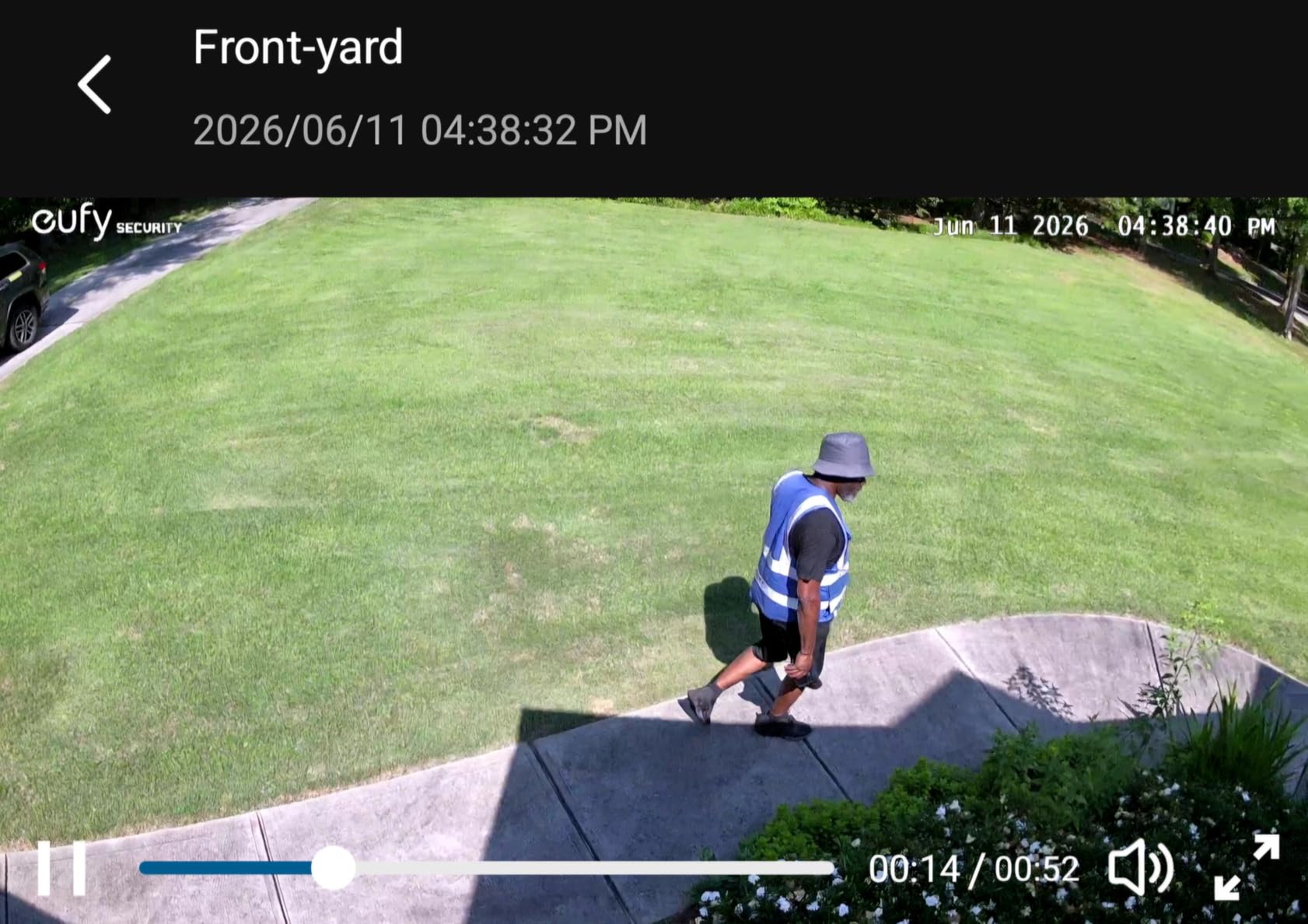 eufy Security Floodlight Camera E30, 2K, AI Detection & Tracking, Outdoor customer photo 1