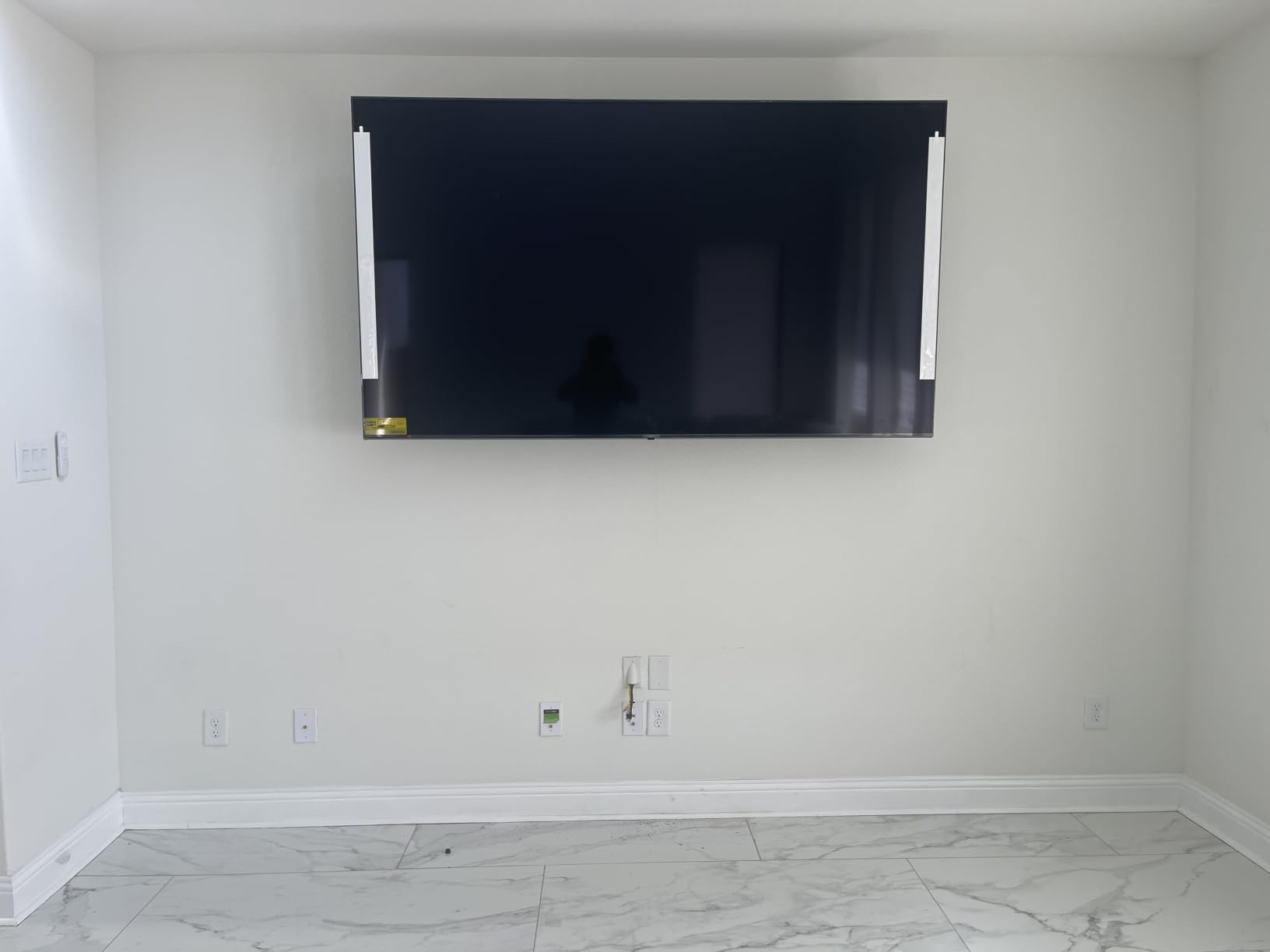 USX MOUNT Heavy Duty Full Motion TV Wall Mount for 60-120 Inch TVs, Holds 220lbs, 28