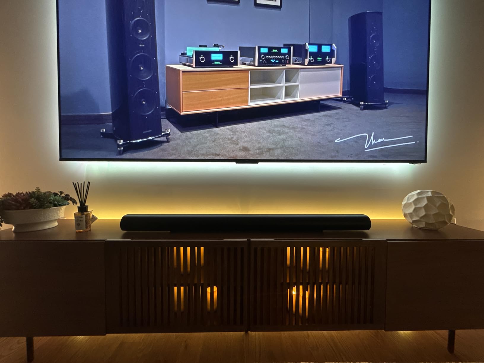 Sonos Arc Ultra Soundbar with Dolby Atmos - Black customer photo 1