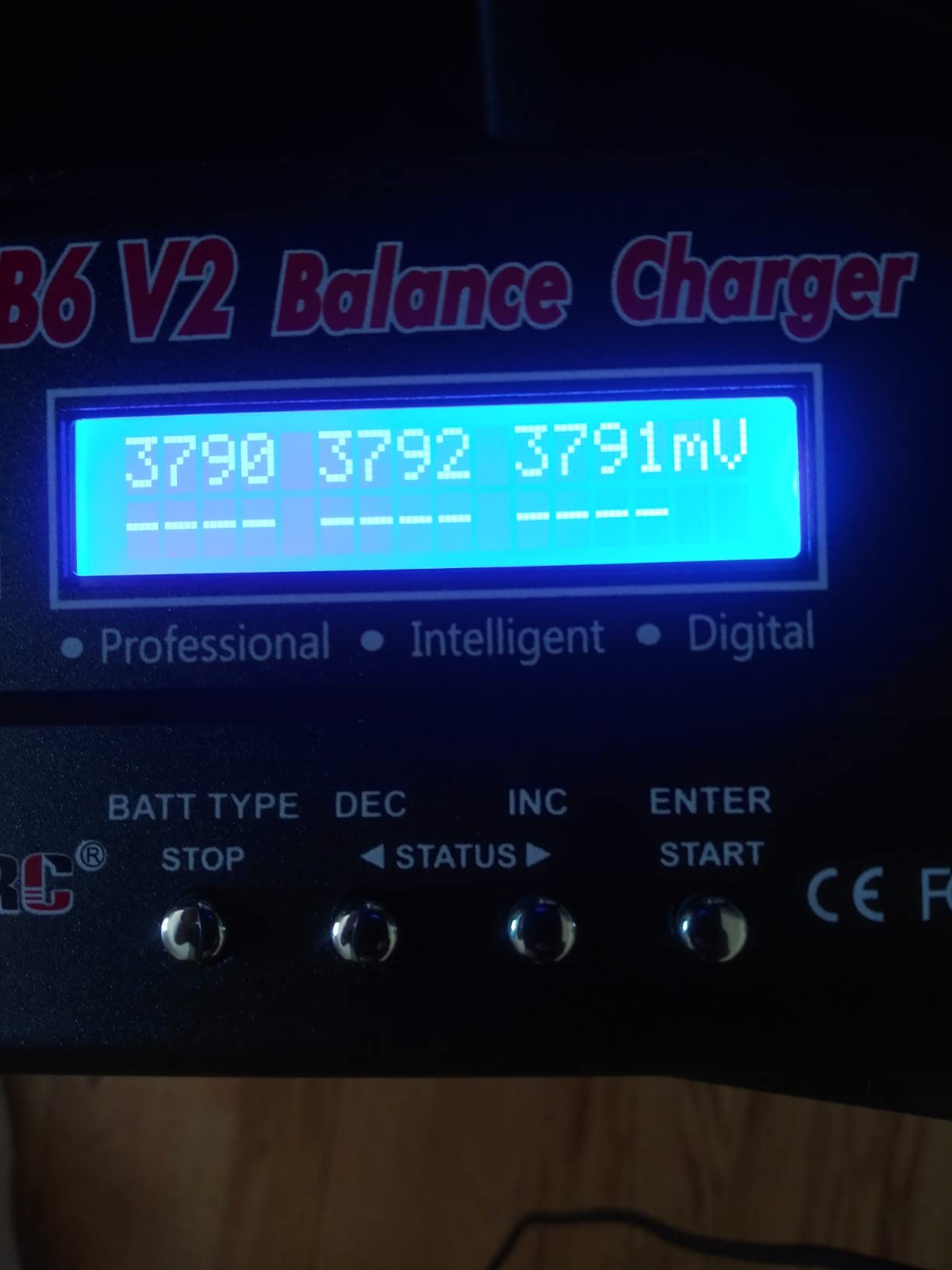 LiPo Battery Charger Dual 10A Fast Balance Charger Discharger for RC Car | Large Screen Battery Charger for 1-6S LiPo LiHV Li-ion LiFe 1-15S NiCD NiMH 2-20V PB Smart Batteries RC Car Aircraft Drone customer photo 2