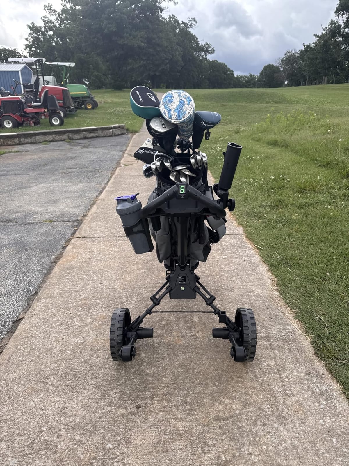 KVV Electric Golf Push Cart with Remote Control, Super Compact and Lightweight Electric Golf Cart,Smallest Folding Size Electric Golf Cart, Suitable for All Terrains, and （Charcoal） customer photo 1