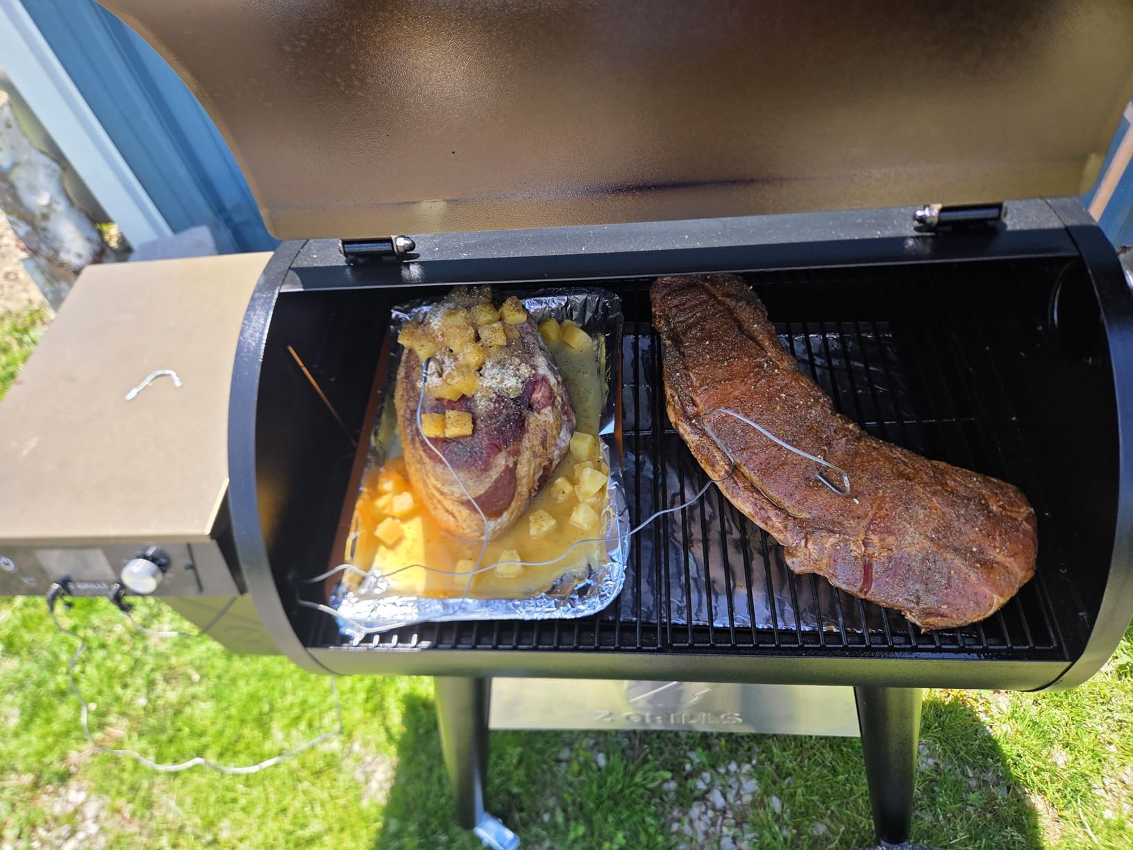 Z GRILLS 600D2 Wood Pellet Grill & Smoker, 572 Sq In, 8-in-1 BBQ Cooking customer photo 1