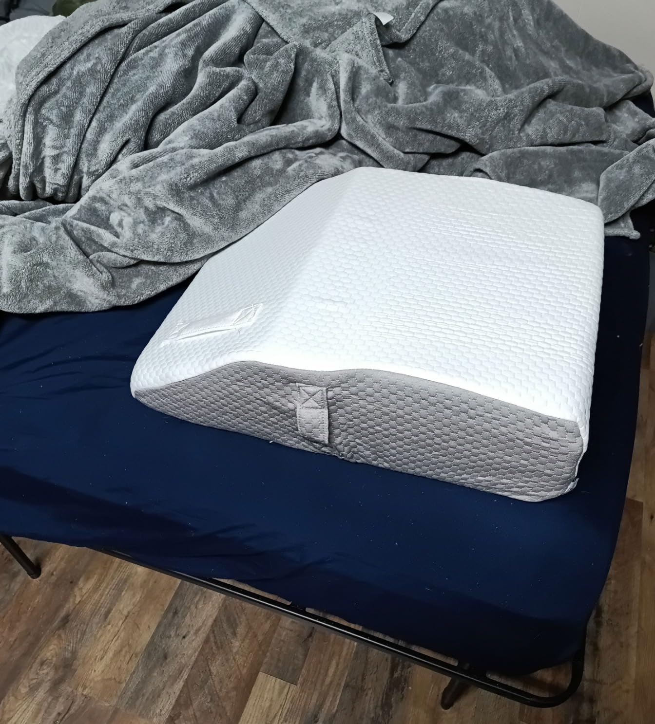BIEEZZK Leg Elevation Pillow Blood Circulation, 23.6x16.8x8in, White/Grey | Leg Elevating Pillows for After Surgery, Sleeping, Memory Foam Wedge Pillow for Legs Swelling, Foot Knee Pillow for Back Pain customer photo 1