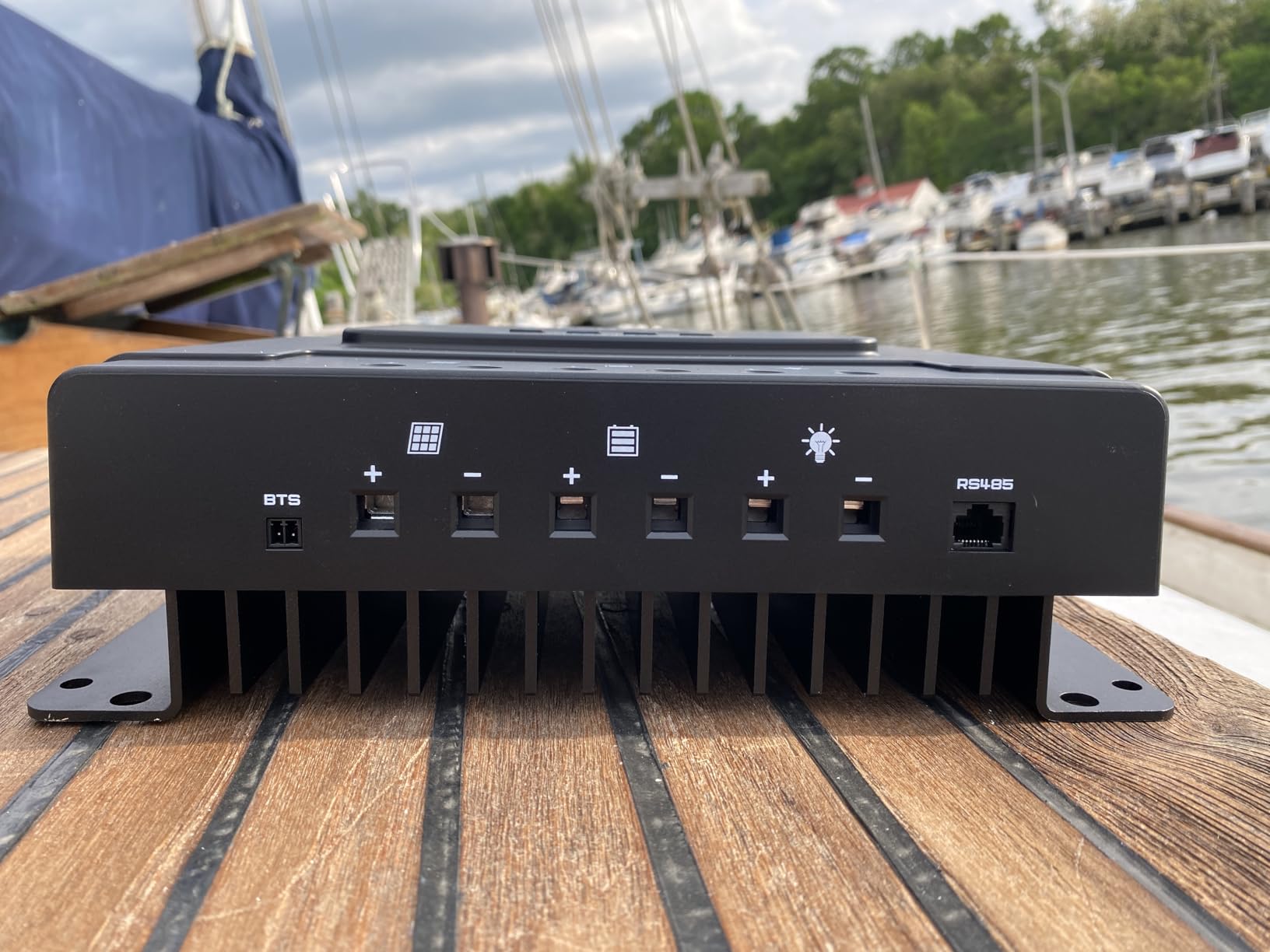 Renogy 60A MPPT Solar Charge Controller 12V/24V/36V/48V Auto, 150V Maximum Solar Input, Rover Lite 60A for Gel Sealed Flooded and Lithium Battery customer photo 1
