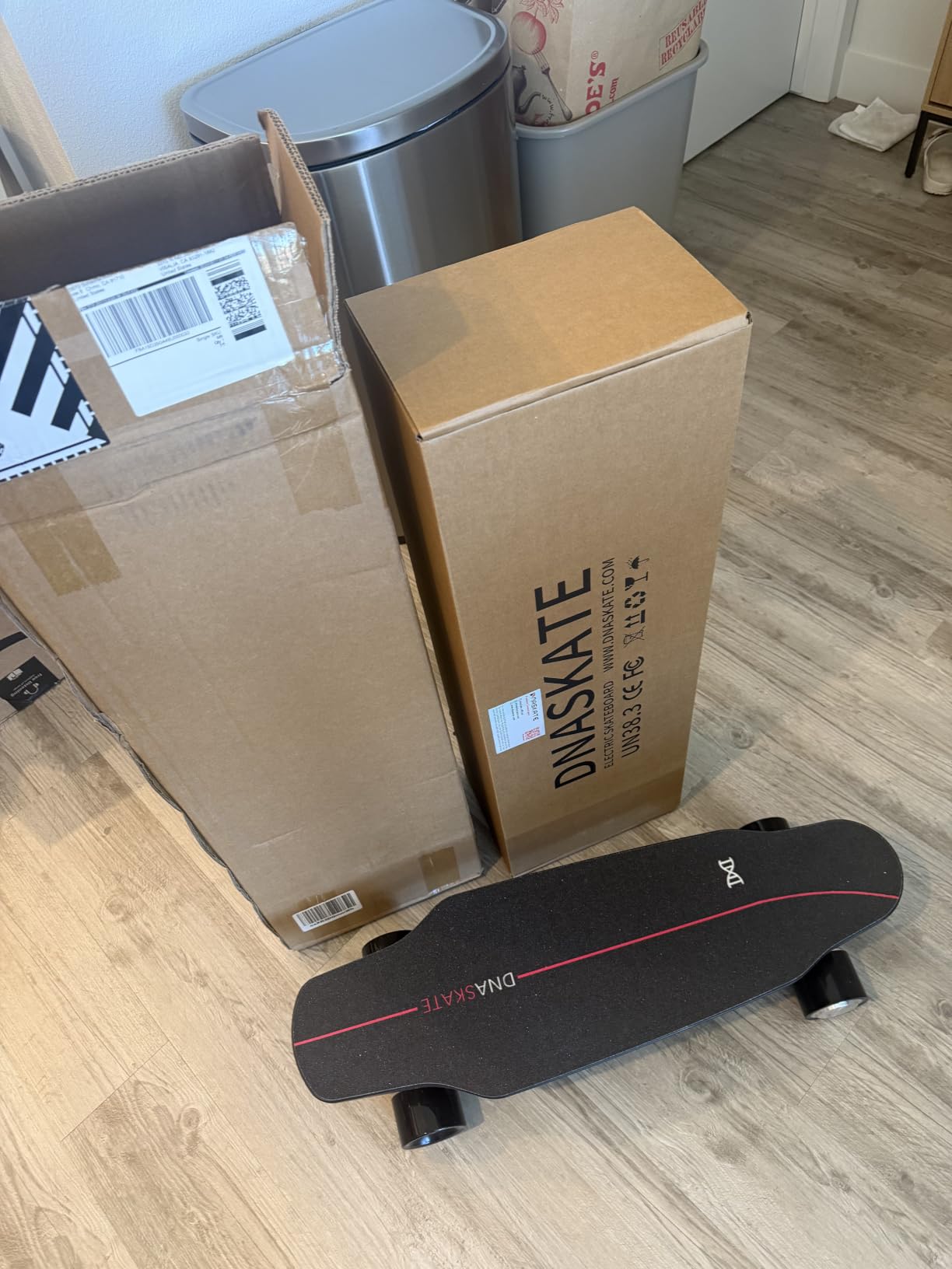 M8 Electric Skateboard with Remote, 15Mph Top Speed,9Miles Range,400 Hub-Motor, Skateboard for Adults ＆Teens customer photo 1