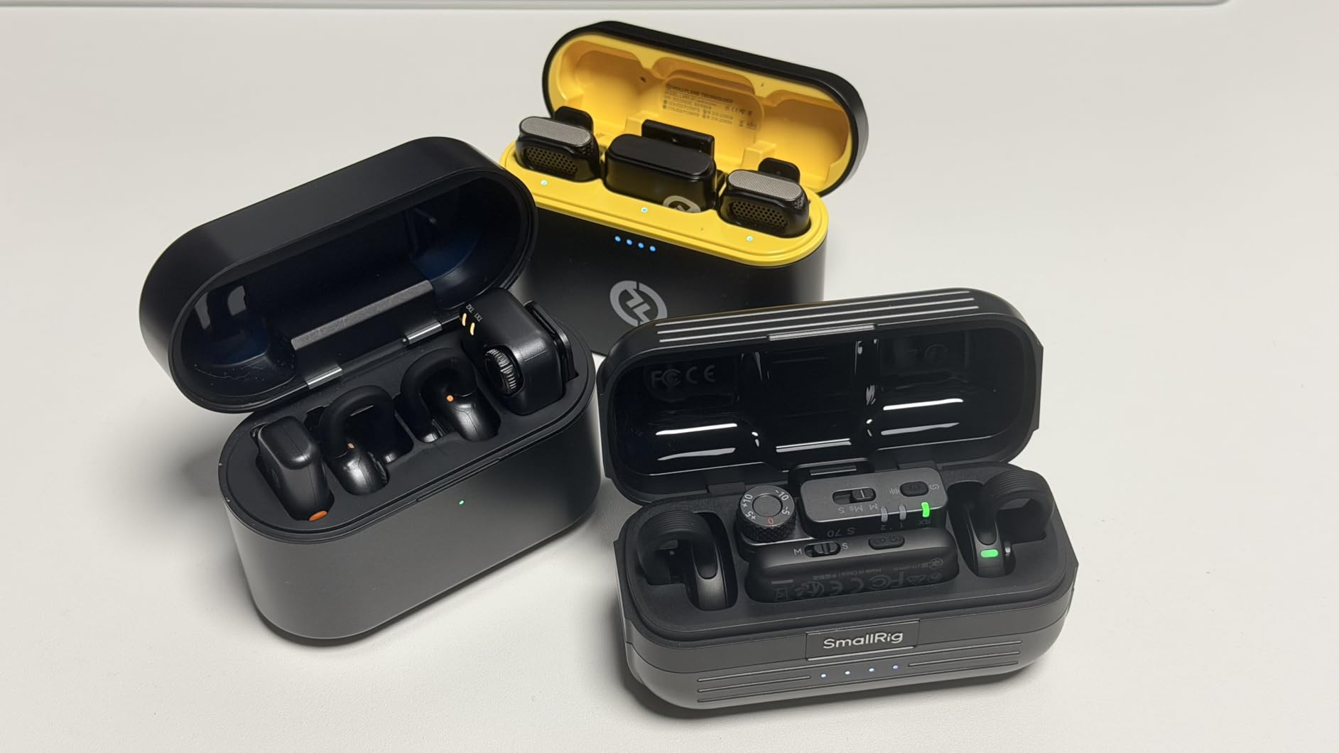 Hollyland Lark M2S Ultimate Combo (Camera RX+USB-C RX+Lightning RX) Wireless Lavalier Microphone for iPhone/Camera/Android/PC, Compact Mic, Titanium Clip, Noise Cancelling, Content Creation | Camera, USB-C and Lightning receivers, compact mic, titanium clip, noise cancelling customer photo 1