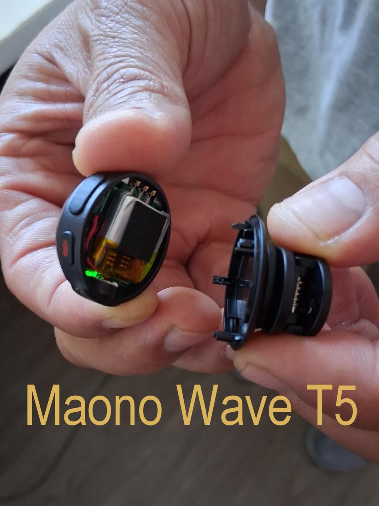 MAONO Wave T5 Wireless Lavalier Microphone for iPhone/Android/Camera/PC | Magnetic Clip on Mini Mic with AI Noise Cancelling,4 EQ Preset,1000FT,40H for Podcast Stream Vlog Youtube Tiktok Video Record customer photo 2