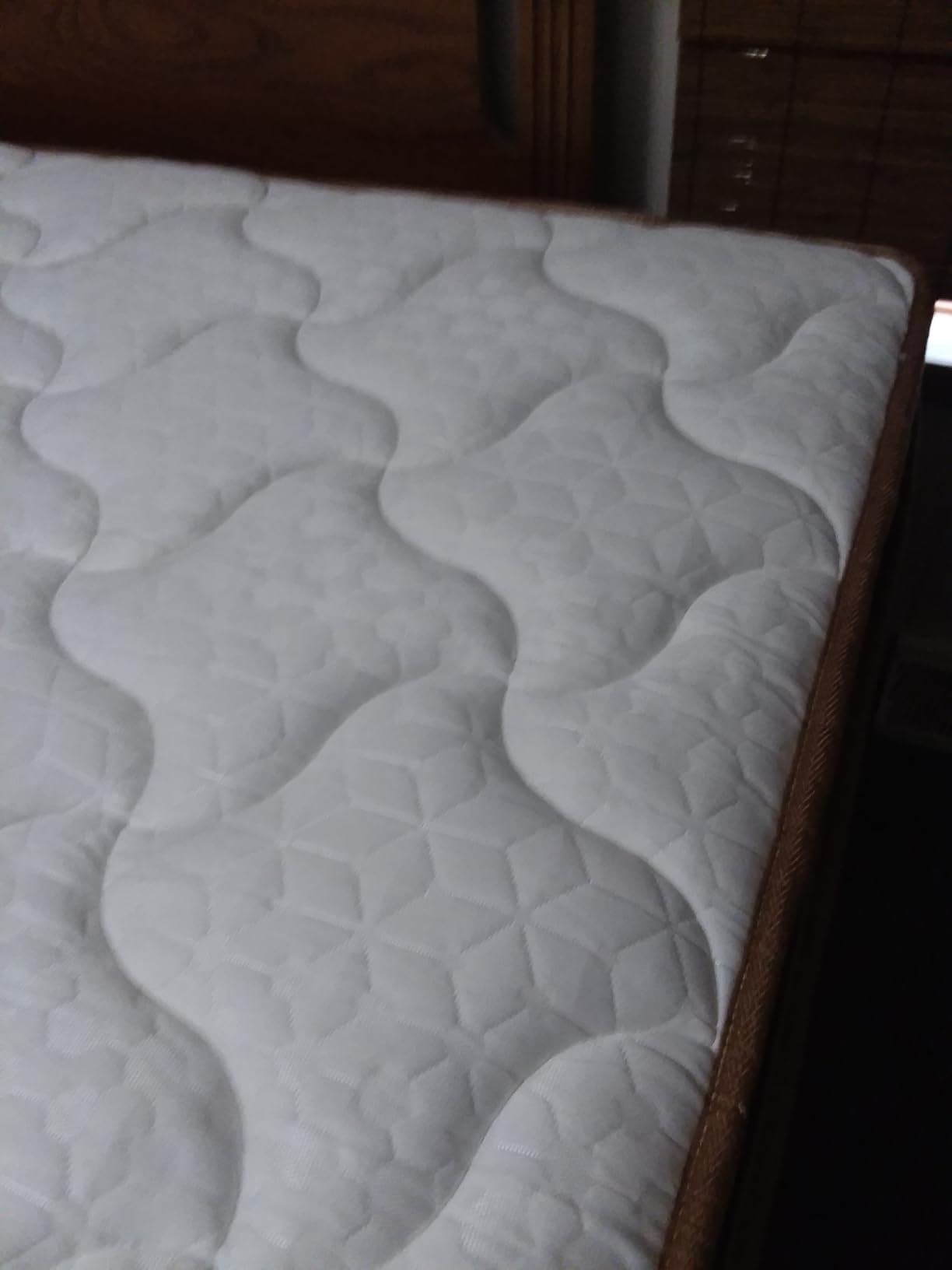 Twin Size 10 Inch Hotel Hybrid Single Mattress in a Box, Individual Pocket Springs, Motion Isolation, Extra Hip/Shoulder/Lumbar Support, Fiberglass-Free, Ergonomic Zones, 365-Night Trial, CertiPUR-US customer photo 2
