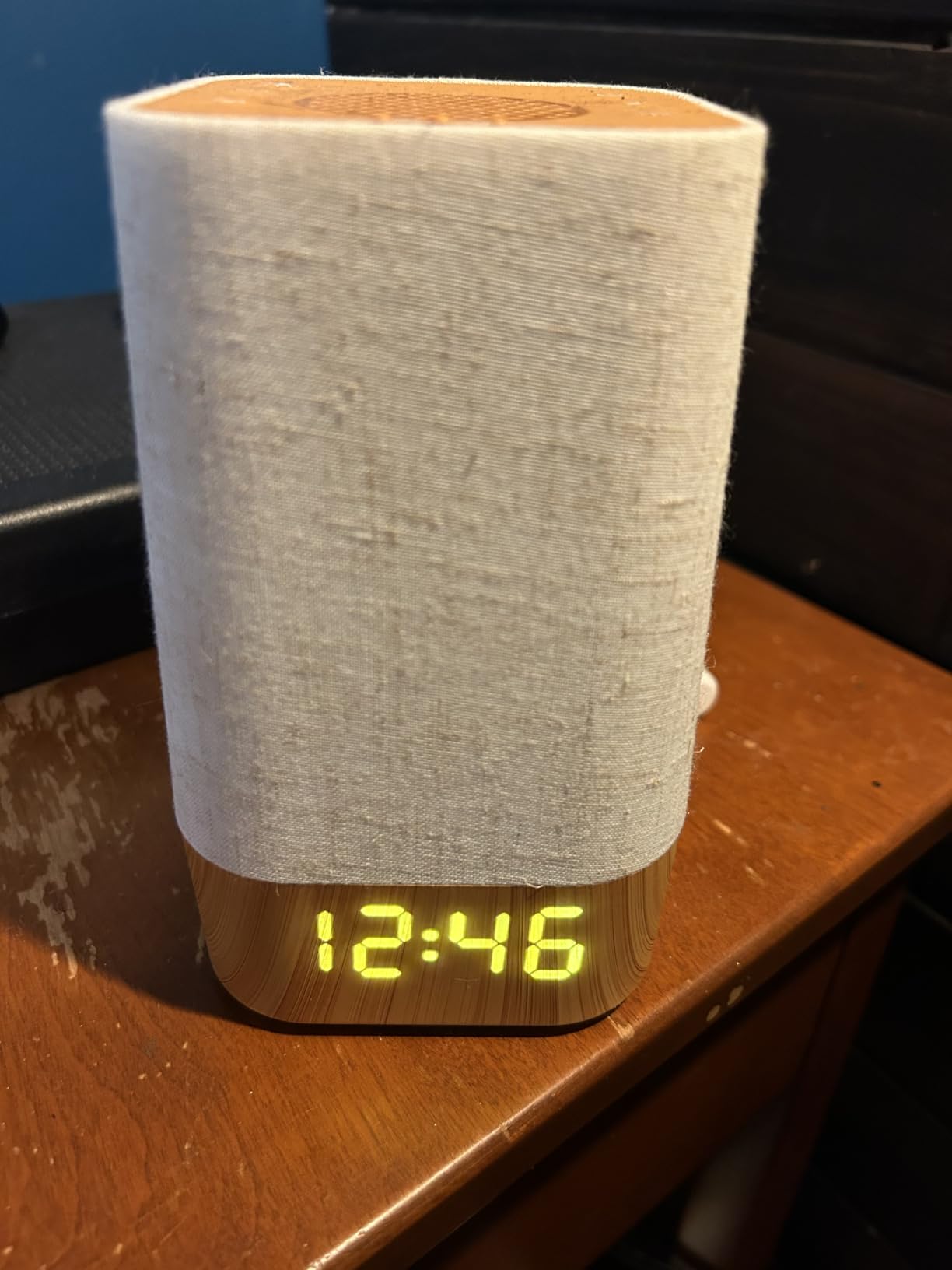 Sunrise Alarm Clock with Sound Machine, Gentle Wake Up Light for Bedroom | 10-60 Mins Gradual Light, 30 Soothing Sounds, Adjustable Brightness, 32-Level Volume, Bright & Loud Enough for Dark Morning customer photo 1
