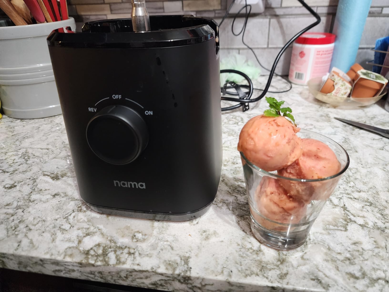 Nama J2 - Cold Press Juicer - Hands-Free - Black customer photo 2