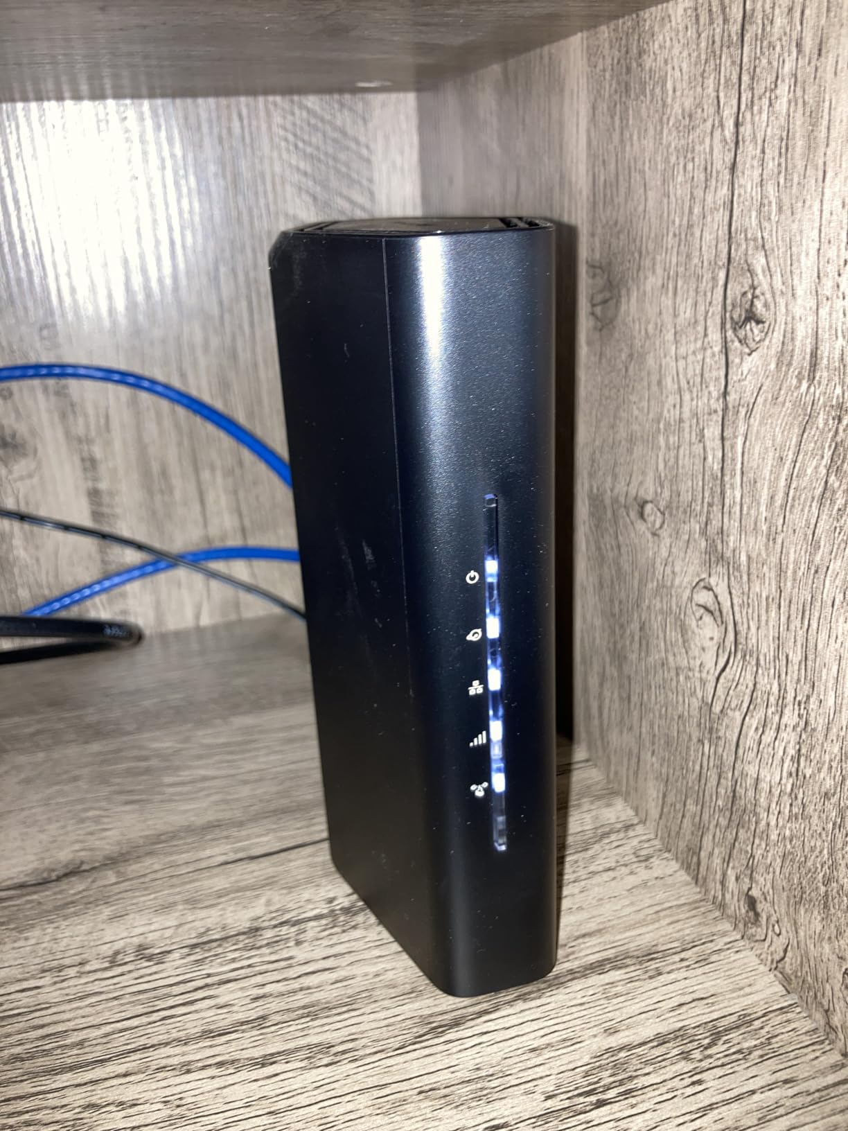 NETGEAR Nighthawk WiFi 7 Router RS90, Up to 2,000 sq ft, 3.6 Gbps customer photo 1