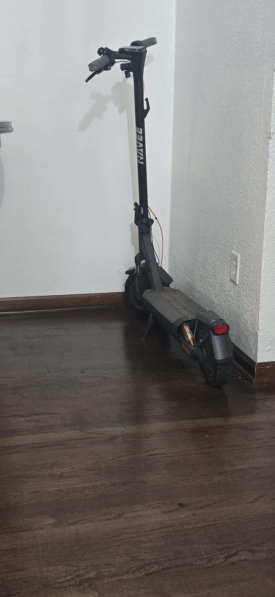 NAVEE GT3/ST3/GT5 Series Electric Scooter, 20/25 MPH Top Speed, 30-55.9 Miles Max Range, 1000-1638W Motor with Dual Suspension, 10