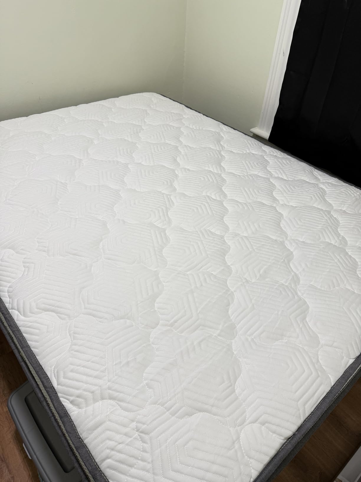 PUBPLON Queen Mattress 12 Inch Hybrid Queen Size - Gel Memory Foam Mattress in a Box, Individually Wrapped Pocket Spring, Pressure Relief Edge Support, Medium Firm customer photo 2