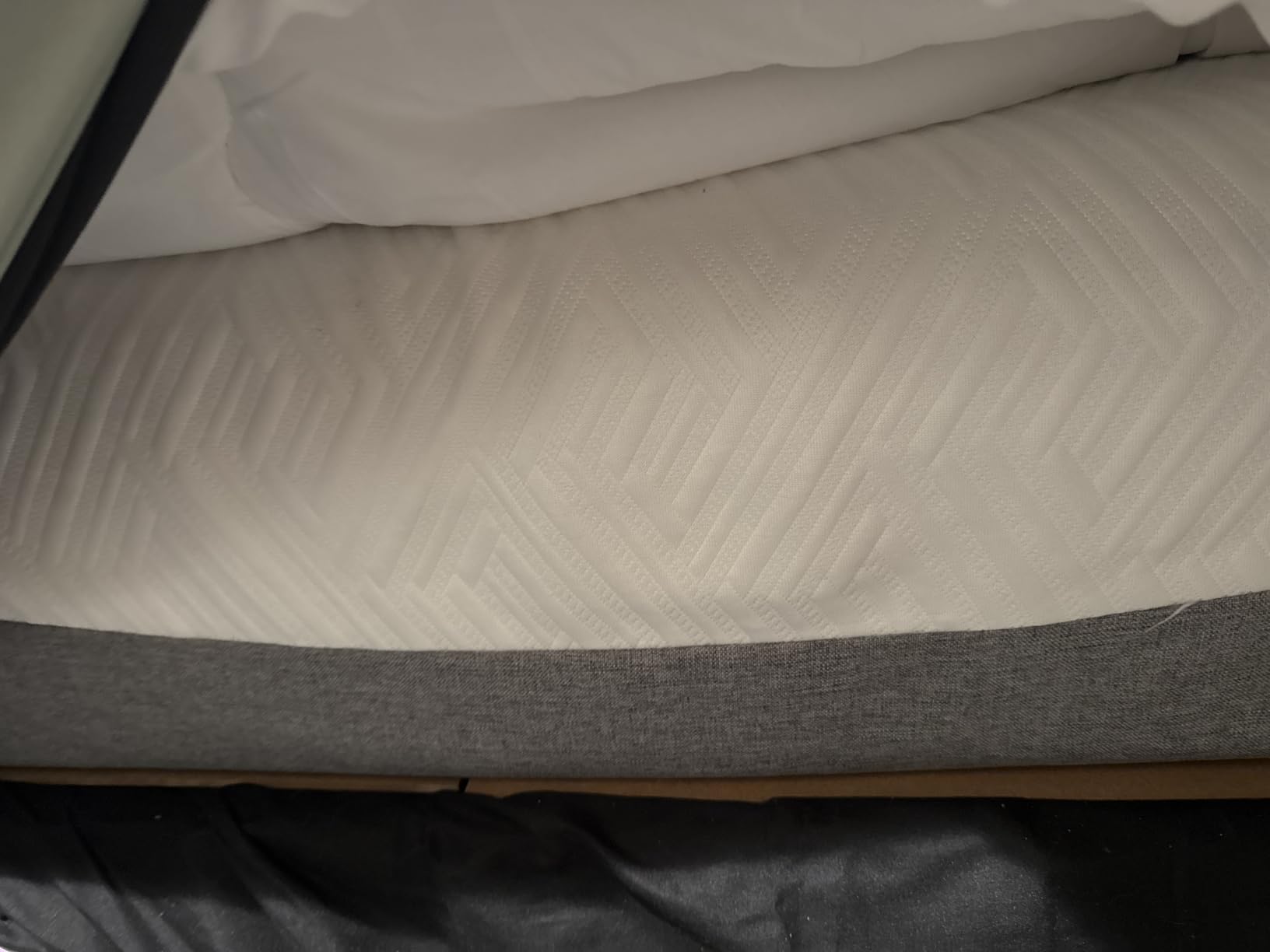 Novilla Bliss Mattress Queen Size, 14 Inch Gel Queen Memory Foam Mattress | Cooling Comfort & Pressure Relieving, Target Zoned Support for Back Pain Relief, CertiPUR-US Certified Foams customer photo 2