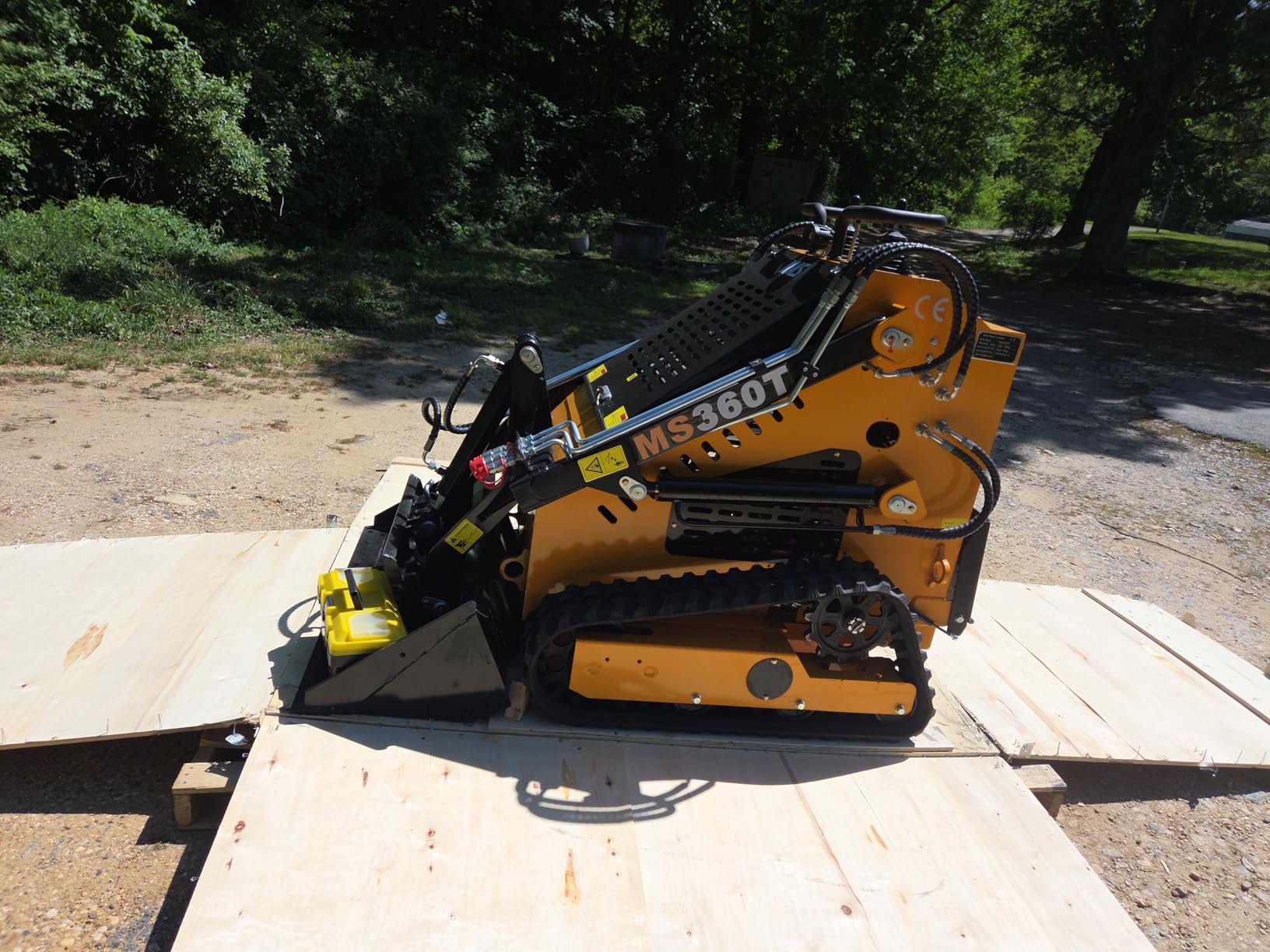 MS360T Mini Skid Steer Loader with 13.5HP B&S Engine, Triangle Tracks customer photo 2