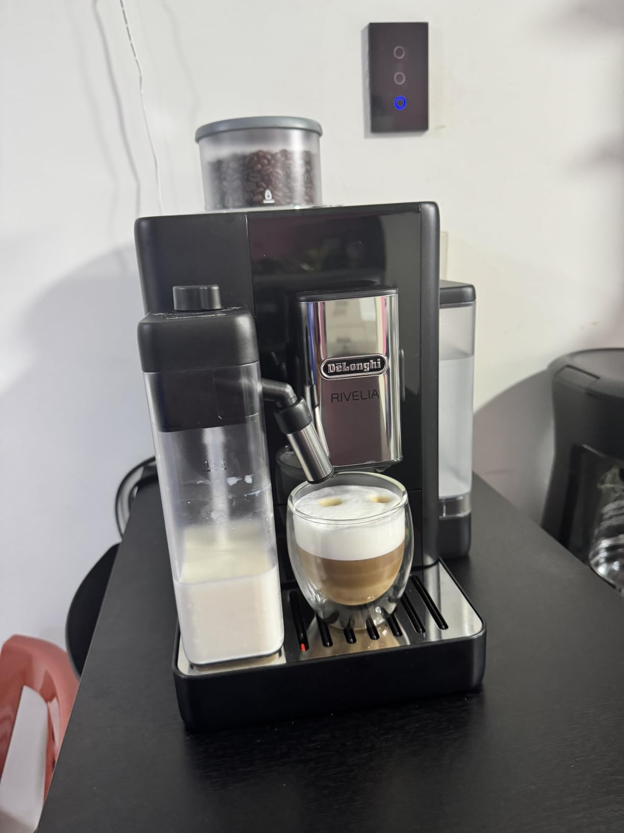 De'Longhi Rivelia Automatic Espresso Machine, Milk Frother, Black customer photo 1