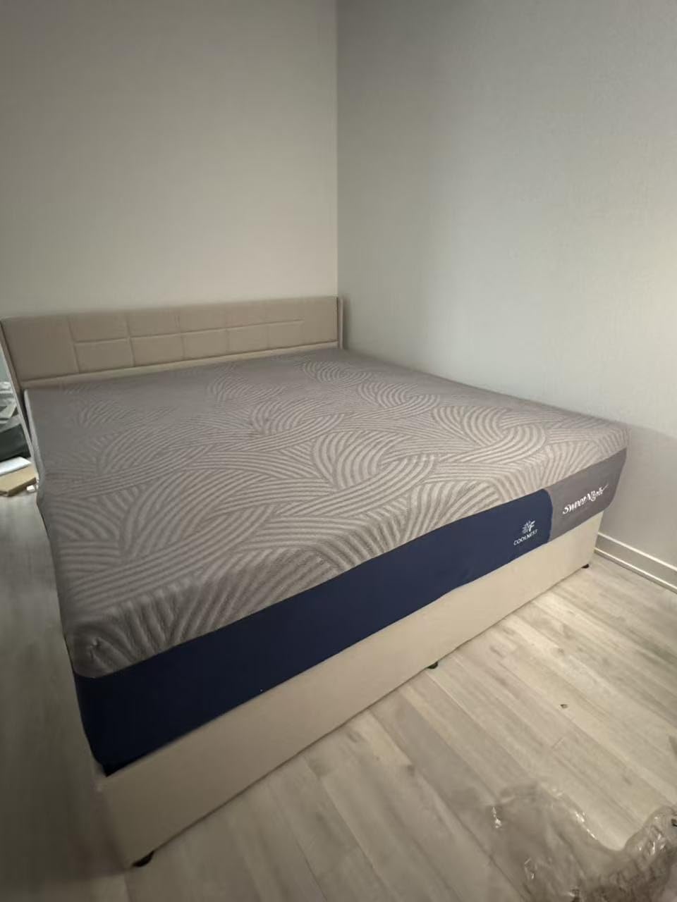 Sweetnight CoolNest Queen Mattress, 14 Inch Cooling Memory Foam Mattress | Cool Night Sleep, 5-Zone Ergo Support for Pressure Relief, Enhanced Breathability, Medium Feel, CertiPUR-US Certified customer photo 1