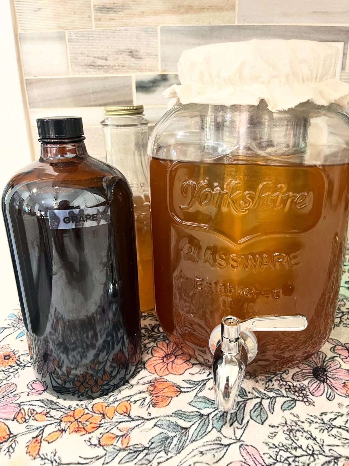1 Gallon Kombucha Starter Kit, Glass Kombucha Jar with Spigot and Stainless Steel Mesh Filter Fermentation Kit for Home Brewed Kombucha Bottles, Includes Test Strips, Measuring Cups, Cloth Top | 1 Gal kombucha kit for home fermented tea. Spigot, filter & tools simplify DIY brew, ideal gift for kombucha lovers customer photo 1