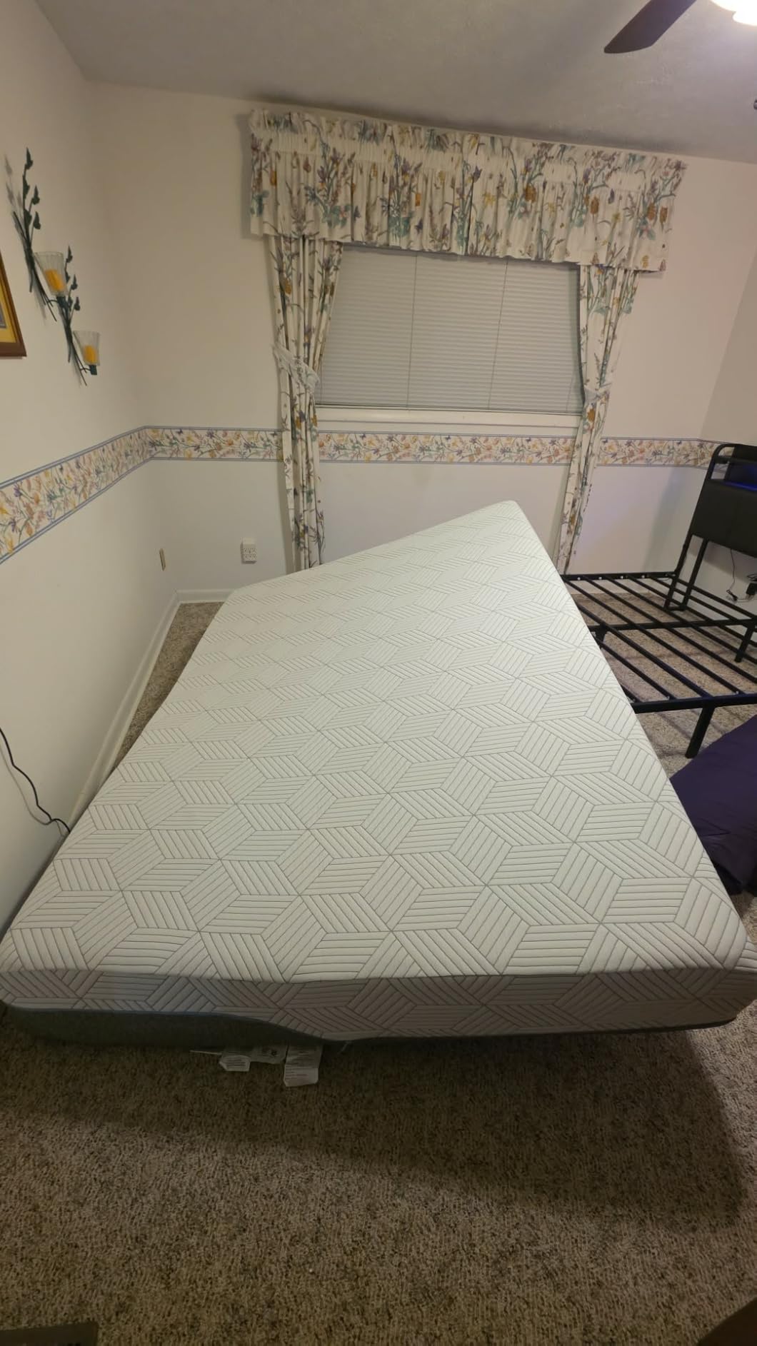 FATHOM Medium Queen Mattress 10 Inch Memory Foam Mattress Queen Size Bed in a Box for Back Pain Relief and Cool Sleep with Gel Foam and Removeable Fiberglass Free Cover, CertiPUR-US Certified customer photo 1