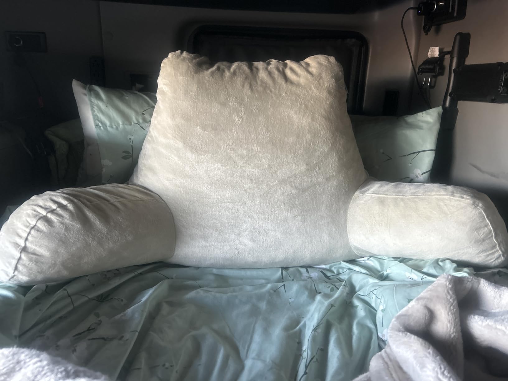 Reading Pillow with Adjustable Memory Foam,Adult Backrest with Arms, Back Pillow for Sitting in Bed with Washable Cover- Large, Gray customer photo 2