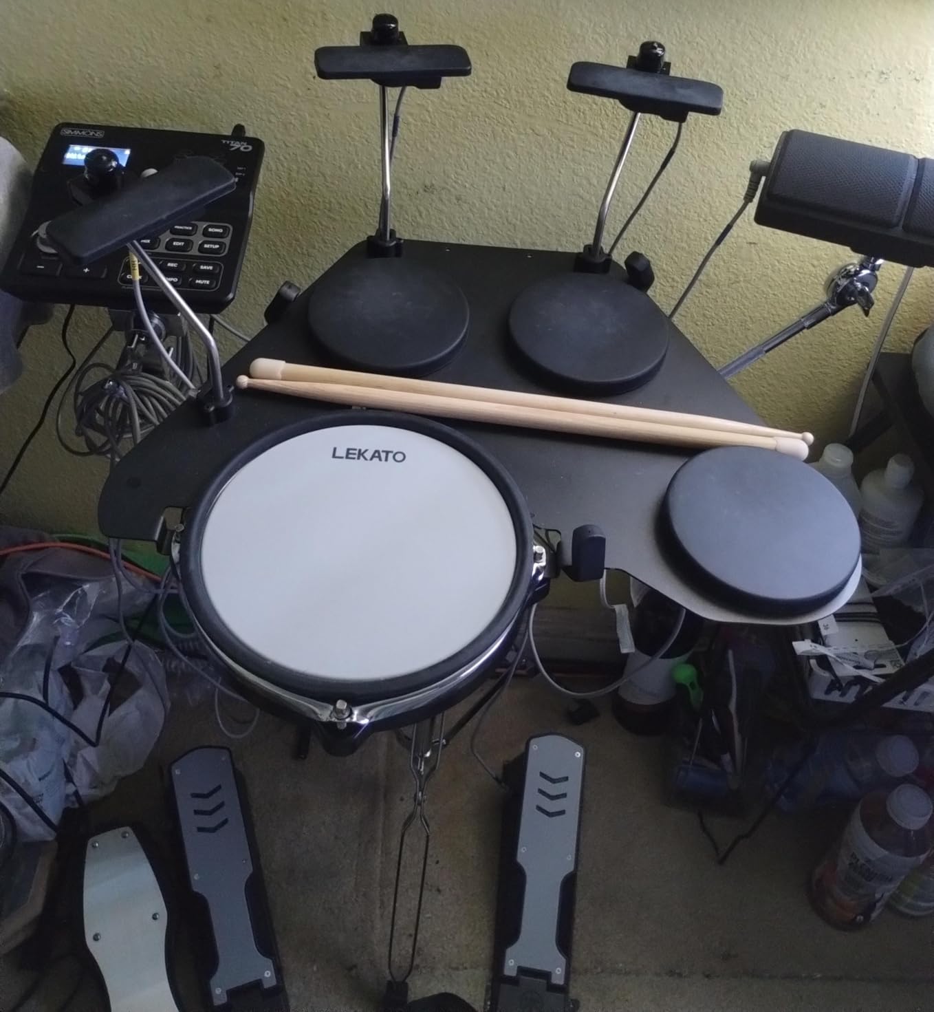 LEKATO CPD-1000 Electronic Drum Set with Quiet Mesh Pads, Portable Electric Drum Set, 220+ Sounds, USB MIDI, 2 Robust Footswitch, Sticks, Travel Bag customer photo 1