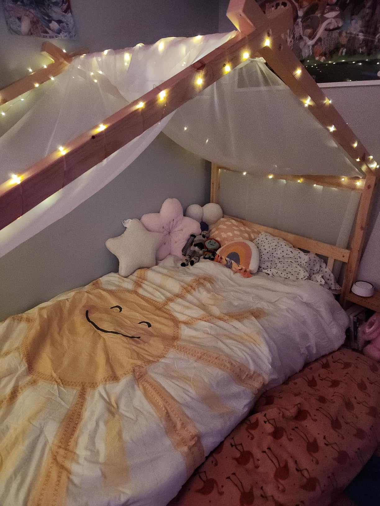 Giantex House Bed Twin, Solid Wood Kids House Bed with Roof, Headboard and Footboard, Low Floor Twin Bed Frame for Kids Teens Girls Boys, No Box Spring Needed, Natural customer photo 1