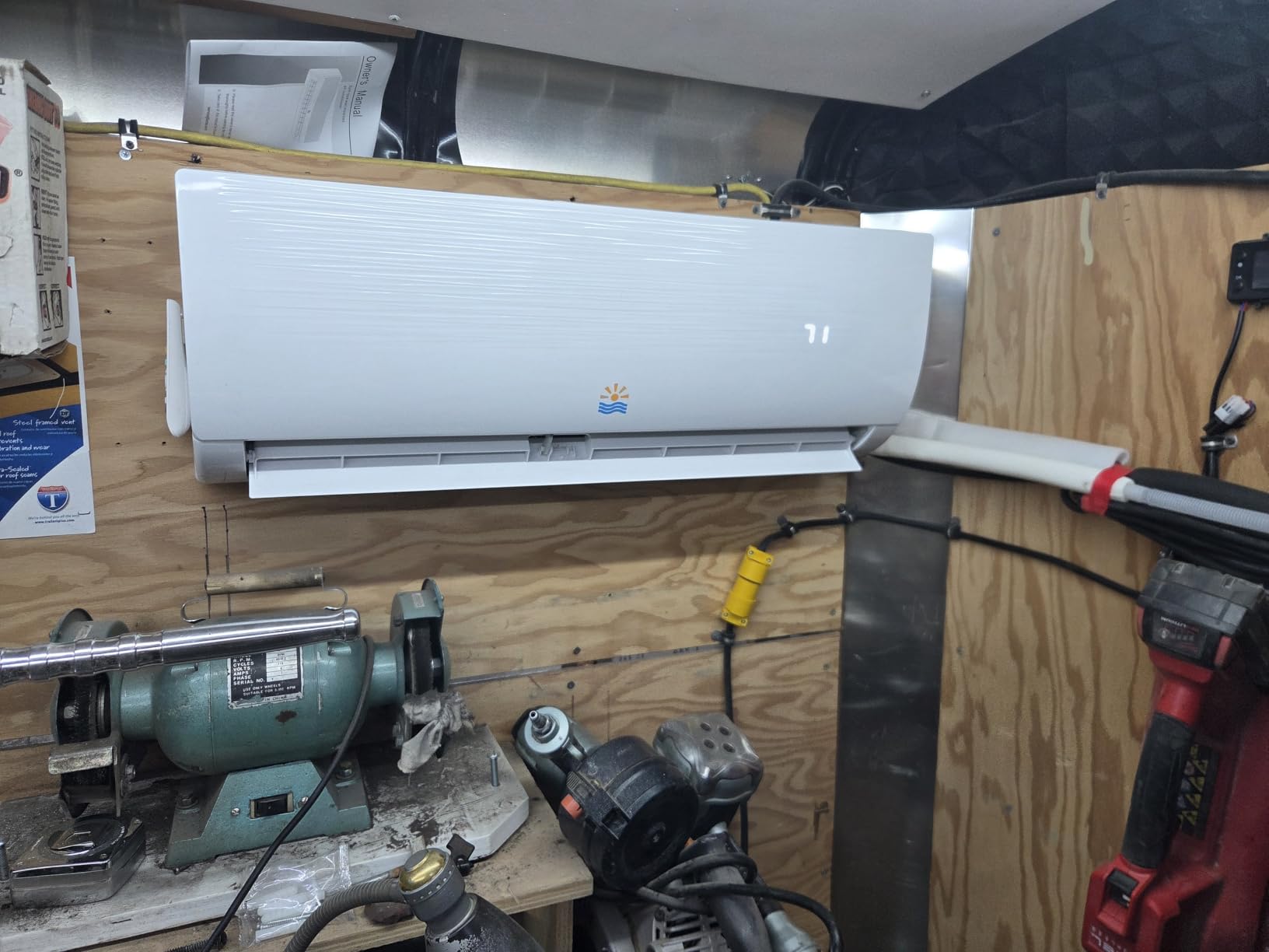 Rellytech Mini Split AC/Heating System, 12000 BTU, 19 SEER2 115V/110V customer photo 1