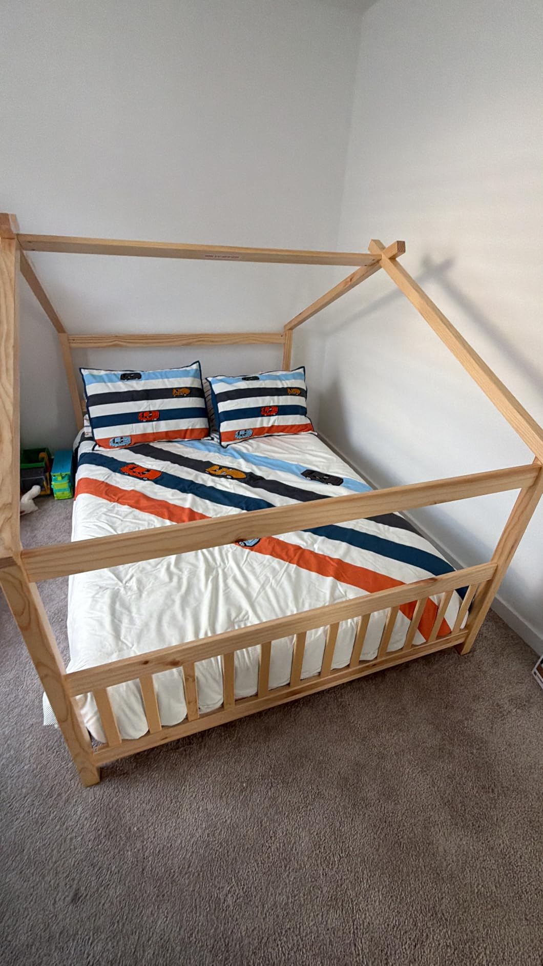 GIANTEX Full Size Floor Bed, Solid Wood Montessori House Bed with Roof, Headboard and Footboard, Low Full Bed Frame for Kids Teens Girls Boys, No Box Spring Needed, White customer photo 2
