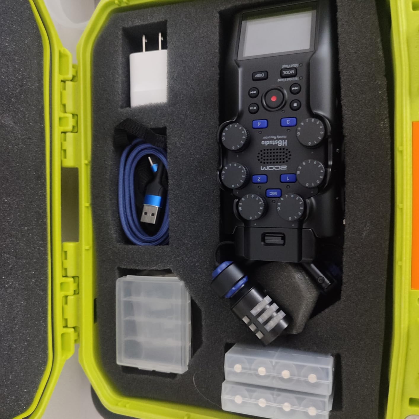 Zoom H6 Studio Handy Recorder for Filmmakers & Musicians customer photo 2