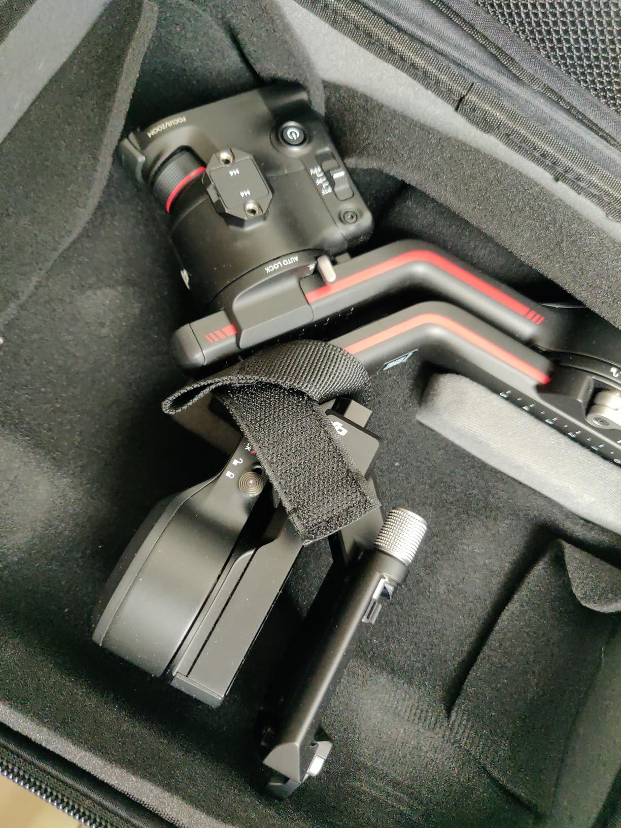 DJI RS 5, Gimbal Stabilizer for Camera, Canon/Sony/Nikon/Fujifilm | Fine-Tuning Knobs, 2nd-Gen Automated Axis Locks, Quick-Open Tripod, Z-Axis Indicator customer photo 2