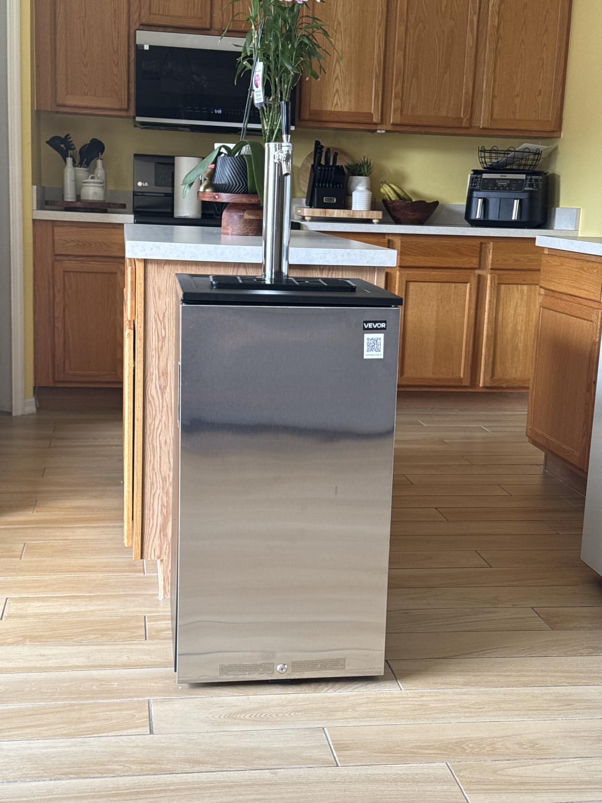 VEVOR Beer Kegerator, Single Tap Commercial Draft Beer Dispenser for D system, Refrigerator With Shelves, Hold 1 Sixth Keg, 2.5lbs CO2 Tank, 92L customer photo 2