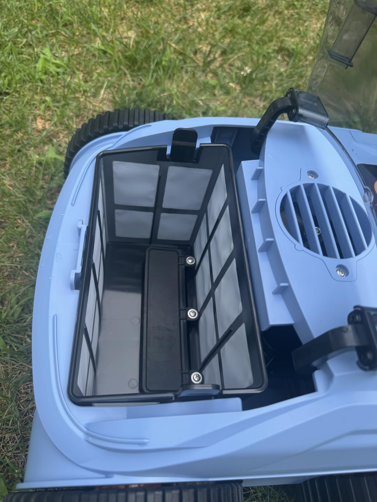 Cordless Robotic Pool Cleaner, 180 Mins Runtime Self-Parking Pool Vacuum for Above Ground Pools, Wall Climbing Automatic Pool Robot - NOT Suitable for Pools with Sharp Steps/Raised Drains customer photo 1