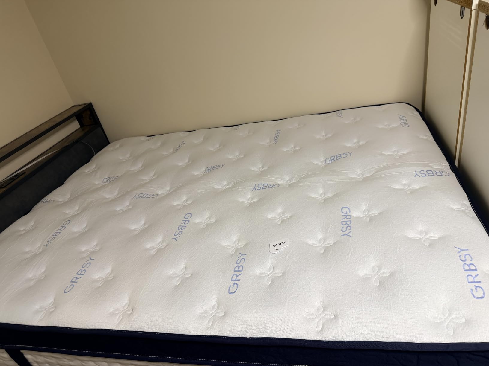 14 Inch King Mattress, Upgraded 7-Zone Support Hybrid King Size Mattress In A Box with Cooling Gel Memory Foam & Pocket Coils for Back Pain Relief, 365-Night Trial, Motion Isolation, Medium Firm customer photo 1