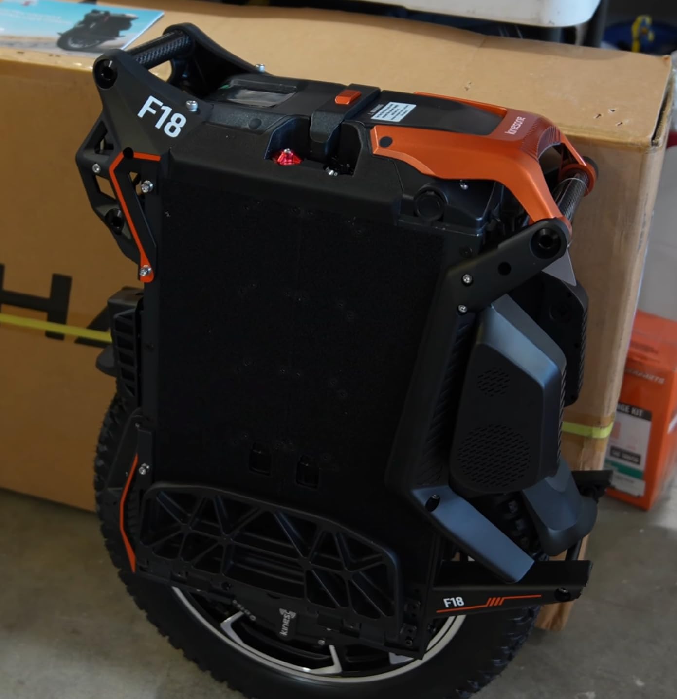 King Song F18 Electric Unicycle, 5000W Motor, 2664Wh Battery (UL2272) | 20-inch suspension unicycle with 2664Wh Samsung 50S battery, 5000W motor, up to 93-mile range and 100mm travel customer photo 1