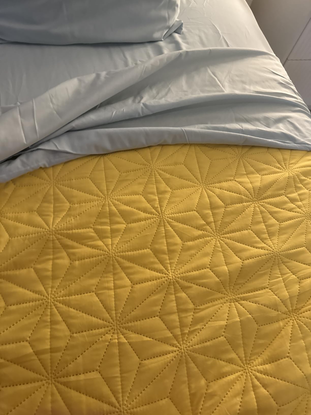 KOW Queen Mattresses 14 Inch, Soft Gel Memory Foam Mattress in a Box with Euro Top Medium Plush Feel, Supportive Independent Pocket Springs for Pressure Relief & Motion Isolation customer photo 1
