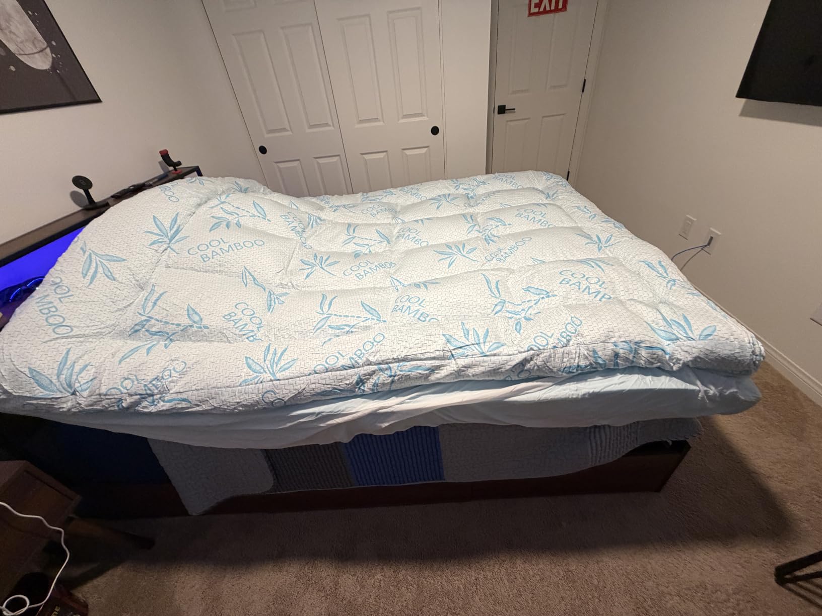 WhatsBedding 5 Inch Queen Mattress Topper Breathable Bamboo Viscose Air Layer,Memory Foam Mattress Topper Queen Size Blue. customer photo 1