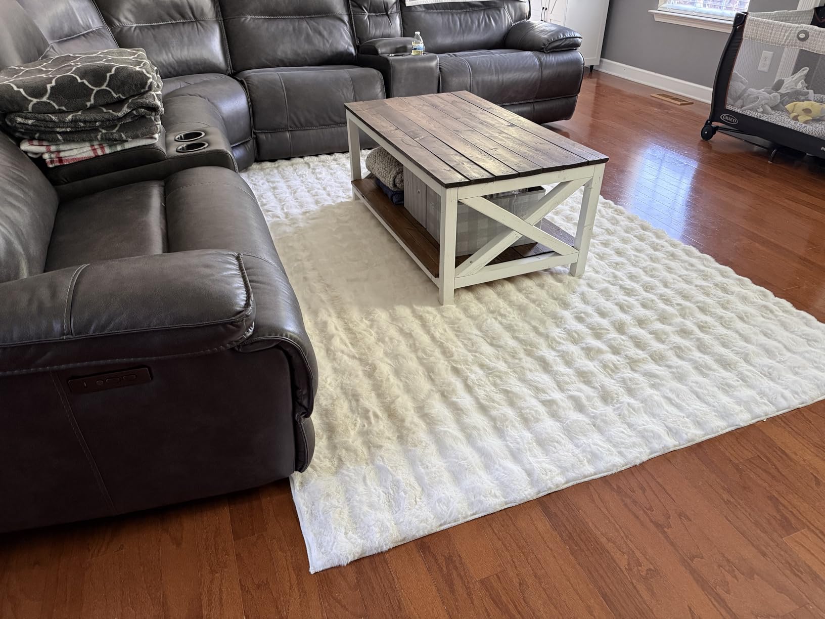 Pauwer Area Rugs for Living Room 4x6, Fluffy Faux Fur Bedroom Rug, Cream | Machine Washable, Ultra Soft Plush Shaggy, Non Slip, 3D Bubble Indoor Floor Carpet, For Dorms Playroom Nursery Entryway customer photo 1