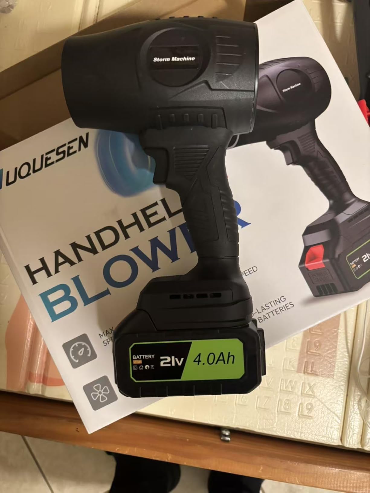 YUQUESEN Cordless Leaf Blower, 980,000 RPM Handheld Leaf Blower with 2 Batteries & Charger, Lightweight Leaf Blowers for Patio, Lawn, Leaves, Dust - Bright Green customer photo 1