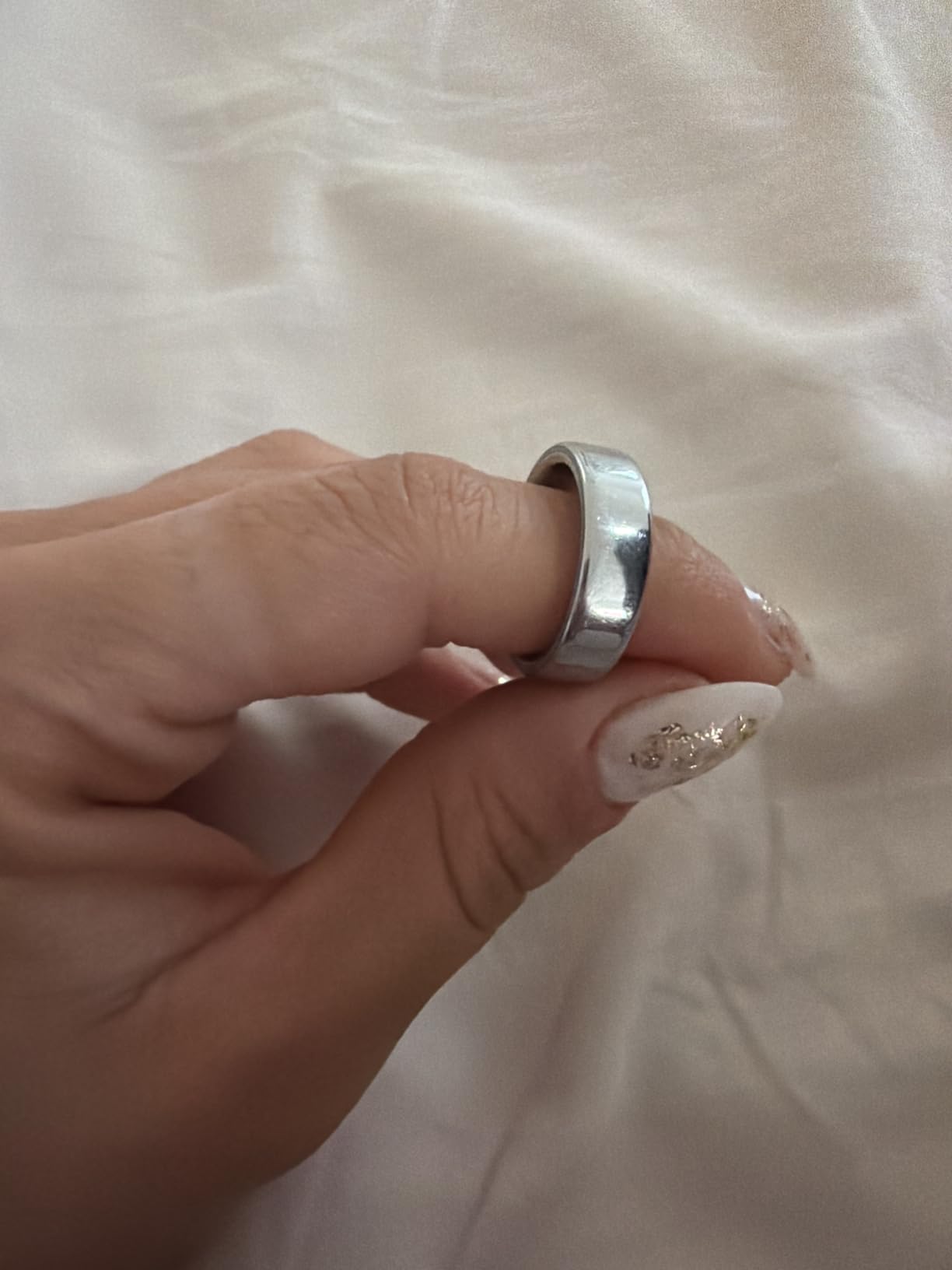 Oura Ring 5 Smart Ring - Silver - Size 10 - Fitness & Sleep Tracker customer photo 2